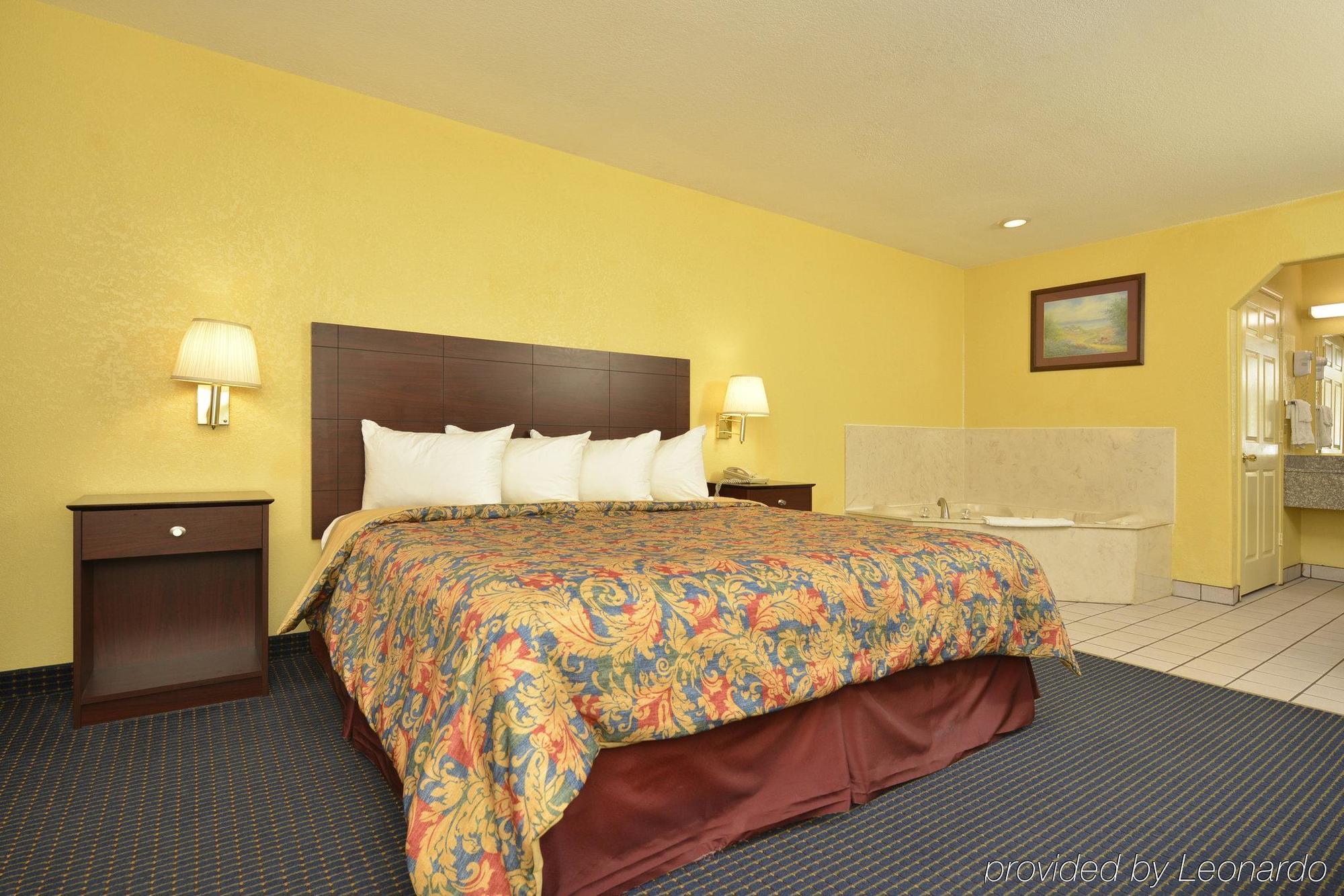 Days Inn Gun Barrel City Zewnętrze zdjęcie